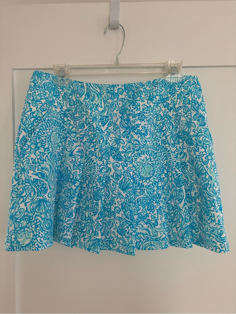 Lilly Pulitzer size 6 LUXLETIC SKORT . Excellent condition